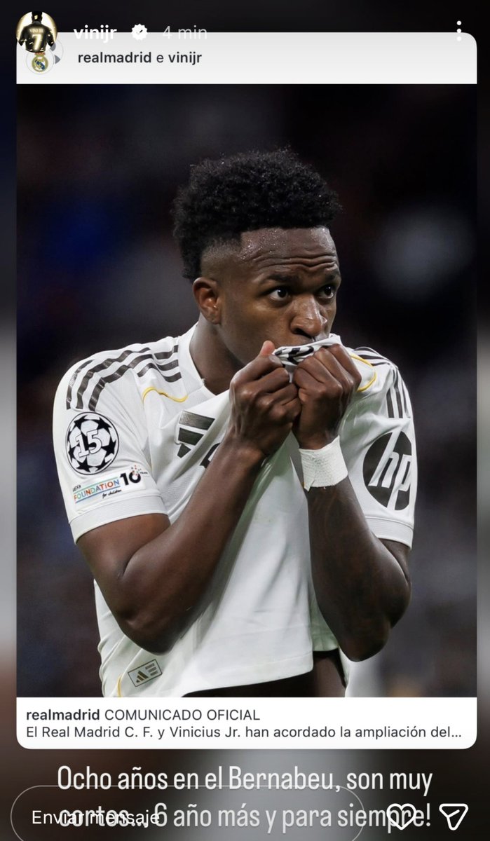 AdriRM33's tweet photo. 🗣️ Vinícius Jr: "Ocho años en el Bernabeu, son muy cortos, 6 año más y para siempre."

TE QUIERO @vinijr 🤩🕺🏻♥️ https://t.co/m1OCD4Tj3e