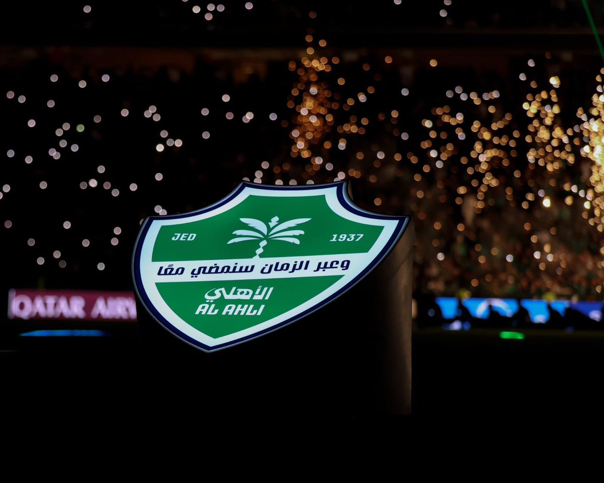 abo_fadil85's tweet photo. 🚨🚨🚨 ياجماهير الاهلي 🚨🚨🚨

خرج ماتياس 
خرج محرز 
خرج كيسيه 

هل انتهى الاهلي !! 
لا لم ينتهي ✅

إذاً لماذا نستمر في الحلطمة واللطميات في اكس ؟

الان نحنُ على مشارف بداية المسابقات والبطولات المحلية والقارية والجميع ينتظر من جمهور الاهلي والنادي الاهلي الإنكسار والعتب والإنقسام 

ومانفعله ينعكس على النادي واللاعبين بل يدعم المنافسين واعداء النادي .

هل هذا يليق بجمهور خط النار !؟ 
هل هذا يليق بأبطال النخبتين !؟

لابد من ��لانتفاضه من ه��ا الغطاء وكسر حواجز الحزن والتشائم والذكريات 

مامضى لن يعود والأهم فيما هو آت .. 

الله اعلم ماذا تخبيء لنا الأقدار وماذا سيكون في المستقبل .. لابد أن نؤمن بالتوفيق والنجاح وندعم إيماننا بالتفاؤل 

انا متفائل أن الاهلي سيجعل المتشائمين مخذولين وفي حيره  .. سيضع الاهلي بصمته في الملعب محلياً وقارياً 💚

بل أرى أننا سنقول هذا هو الاهلي ، ومتفائل بأننا سنكون ضربة مميته لكل من أراد لنا الموت وسنكون المشهد اللذي عهدناه بالبطولات والأفراح والمنافسات الشريفة .

فقط تفائل بالخير تجده .. واستعينوا بالله ولاتلتفتوا للمعرفات اللتي تبث سمومها والخذلان قبل البداية كما بدأوها عندما بدأ معنا ماتياس والان يبكون عليه نفاقاً والبعض ندماً 

#الاهلي_بطل_النخبتين 💚