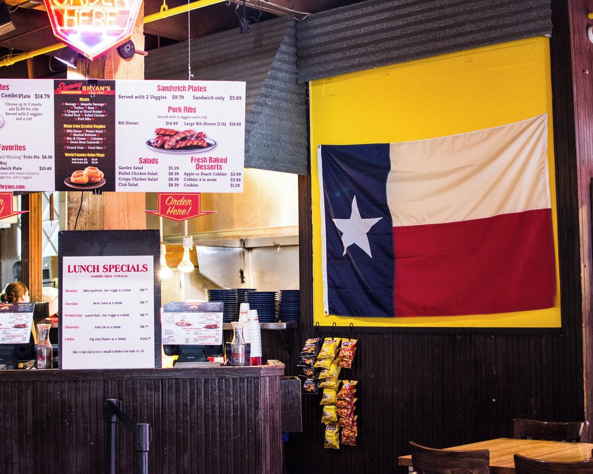 SonnyBryans's tweet photo. Texas barbecue, through and through 🔥⁣

#sonnybryans #dallasbbq #texasbbq #dallasfoodie #texasfoodie #texasfood #dfwfoodie https://t.co/CMqXZ6yowx https://t.co/MmprIMtIX0