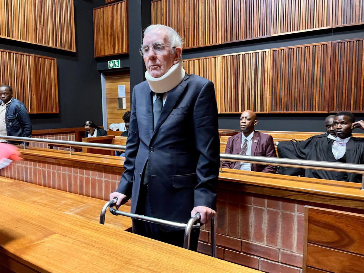 AdvoBarryRoux's tweet photo. Michael Lomas, who admitted to his role in the R745 million Eskom corruption scheme, received a wholly suspended sentence under a deal with the IDAC. His Black co-accused, Maphoko Hudson Kgomoeswana, was sentenced to 5 years’ direct imprisonment for stealing R6 million. https://t.co/9RFSPIrwAp