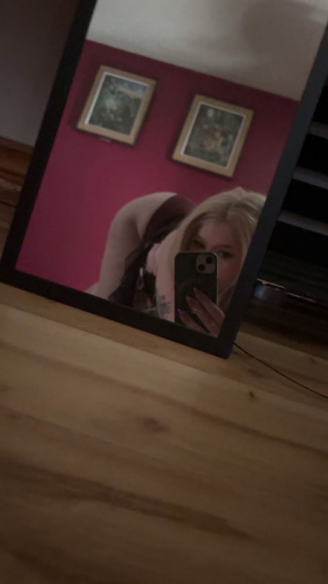 PrincesLills's tweet photo. you can look but you’ll never be able to touch cuck.
#findom #cashcow #loser #cuck #paypig #sub #feet #blonde #collegebrat #assbody #worship #wallet #humanATM https://t.co/Wi5Iq11W3F