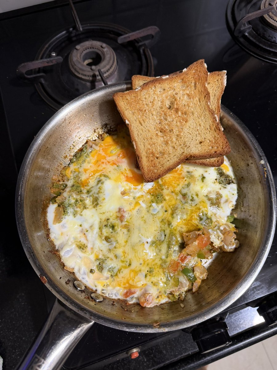 vedanttkunte's tweet photo. PM eggs // ~23g protein https://t.co/zYVApt8JzH