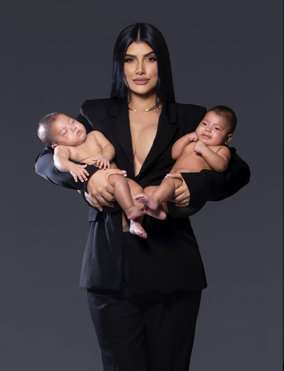 metrofive5's tweet photo. Imagine holding your twin brothers at 10, and then holding your own twin daughters 20 years later 🥹☺️🖤 https://t.co/A1NHq1SOmo
