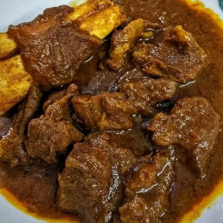 FooDPointd8's tweet photo. "
"Rich gravy, tender beef, pure satisfaction. https://t.co/2ctk9d4rsl