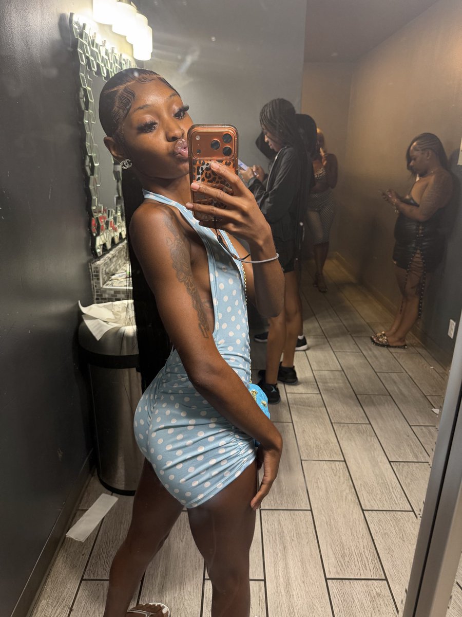 reignnbaby's tweet photo. Straight out the camera roll😘 https://t.co/6FLkoCnVp0
