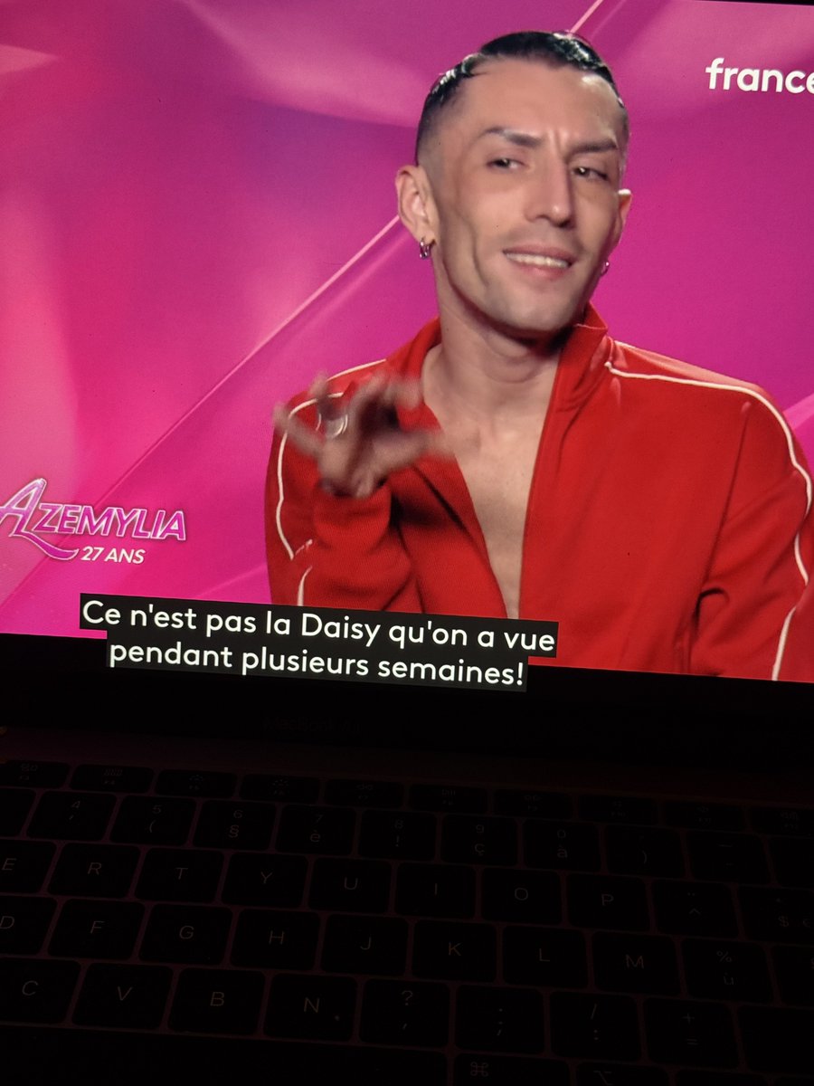 jayden5fr's tweet photo. C bon, suis convaincu que la prod fait exprès de laisser #Azemylia parler à chaque passage 😭 C’est quoi cette saison sérieux ??? Ça devient insupportable
#dragrace_france https://t.co/p9W3gMy8SJ