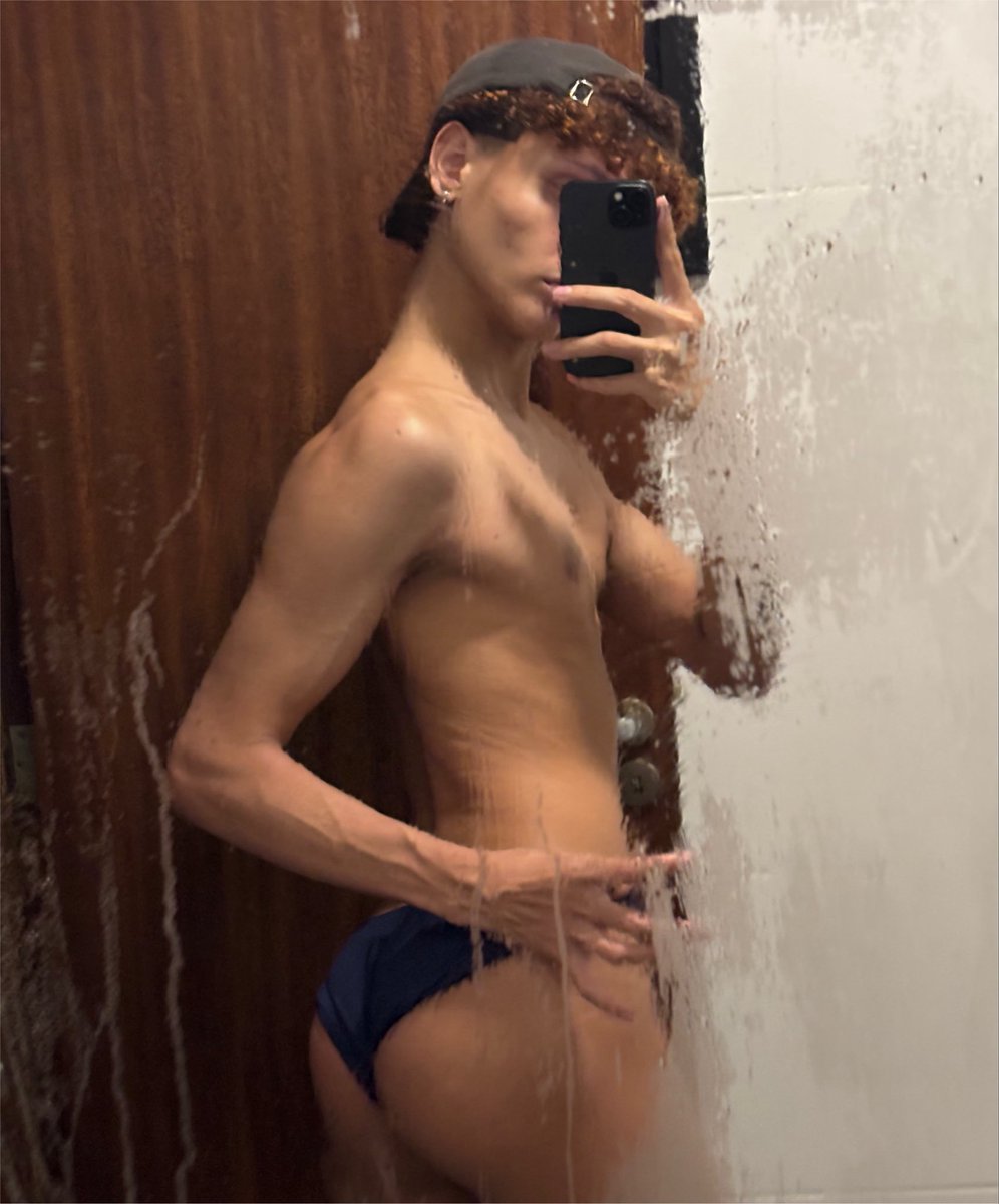 marrttnn's tweet photo. cortei o cabelo, gostaram? https://t.co/4HQTzXyG04