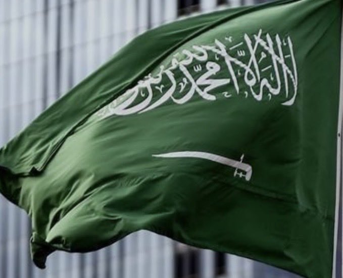 Yazedany's tweet photo. @AlArabiya_Brk الله يوفقه في خدمة دينه ووطنه ورجالنا البواسل هم محل كل تقدير باللي يقوم فيه دائما لحماية هذا البلد العظيم 💚💚 https://t.co/05IIfFzejr