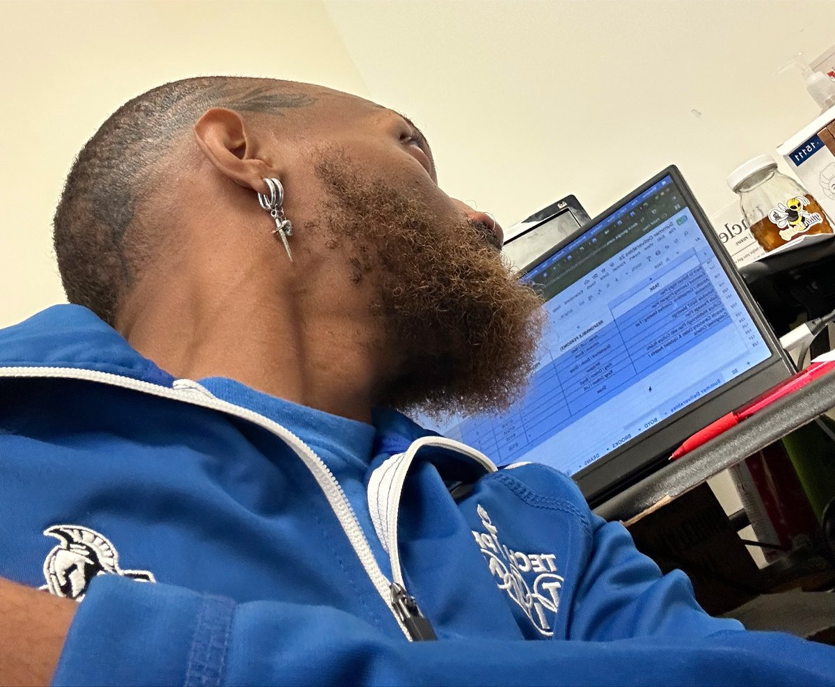 1gudSpanTeach27's tweet photo. Behind every successful school year are educators putting in the work before students ever arrive.

Today’s focus: planning, collaborating, and building systems that set our Titans up for success from Day One. 💙⚔️

@FriendshipPCS
#FriendshipsJourneyto30 #FPCSTP #OneFriendship #AspireMore