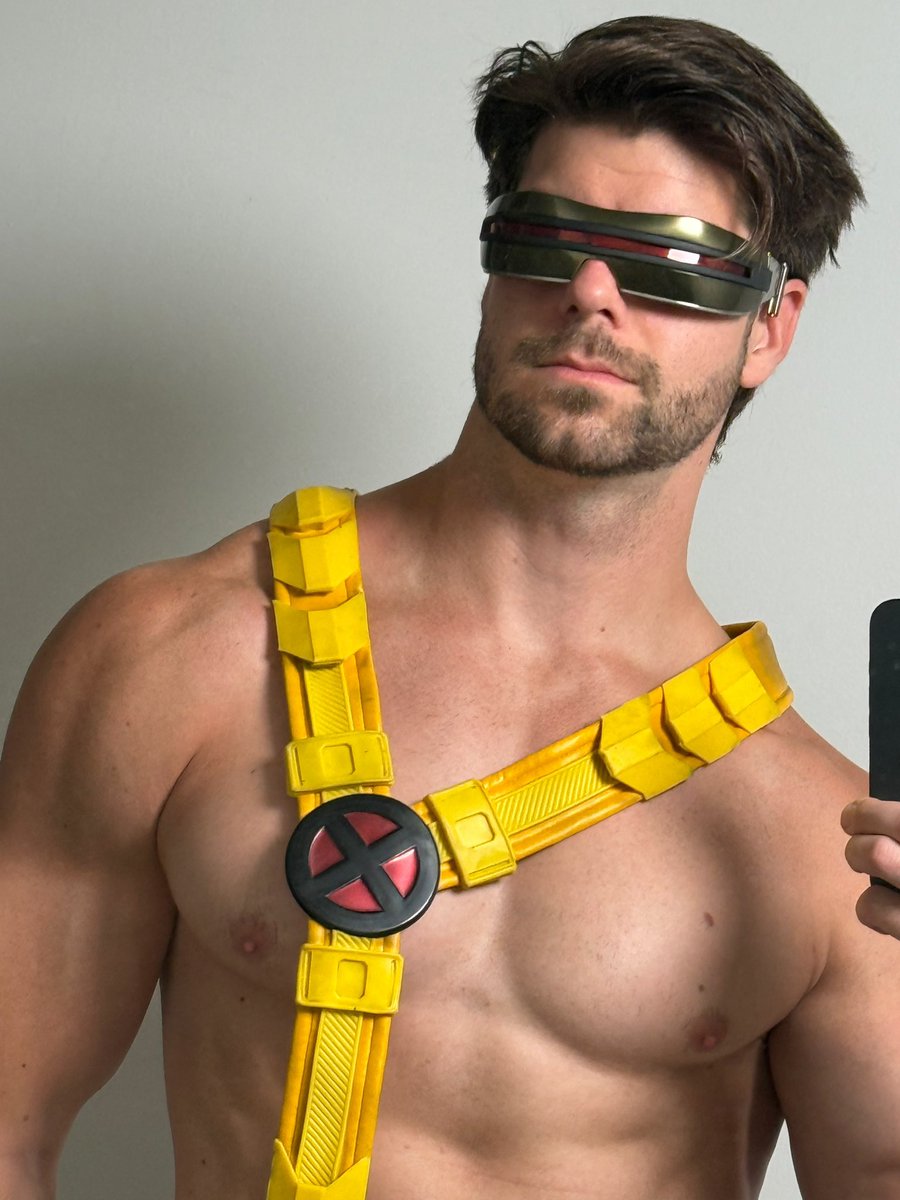 natekweir's tweet photo. New visor who this! #cyclops https://t.co/nrq0JoDgCu