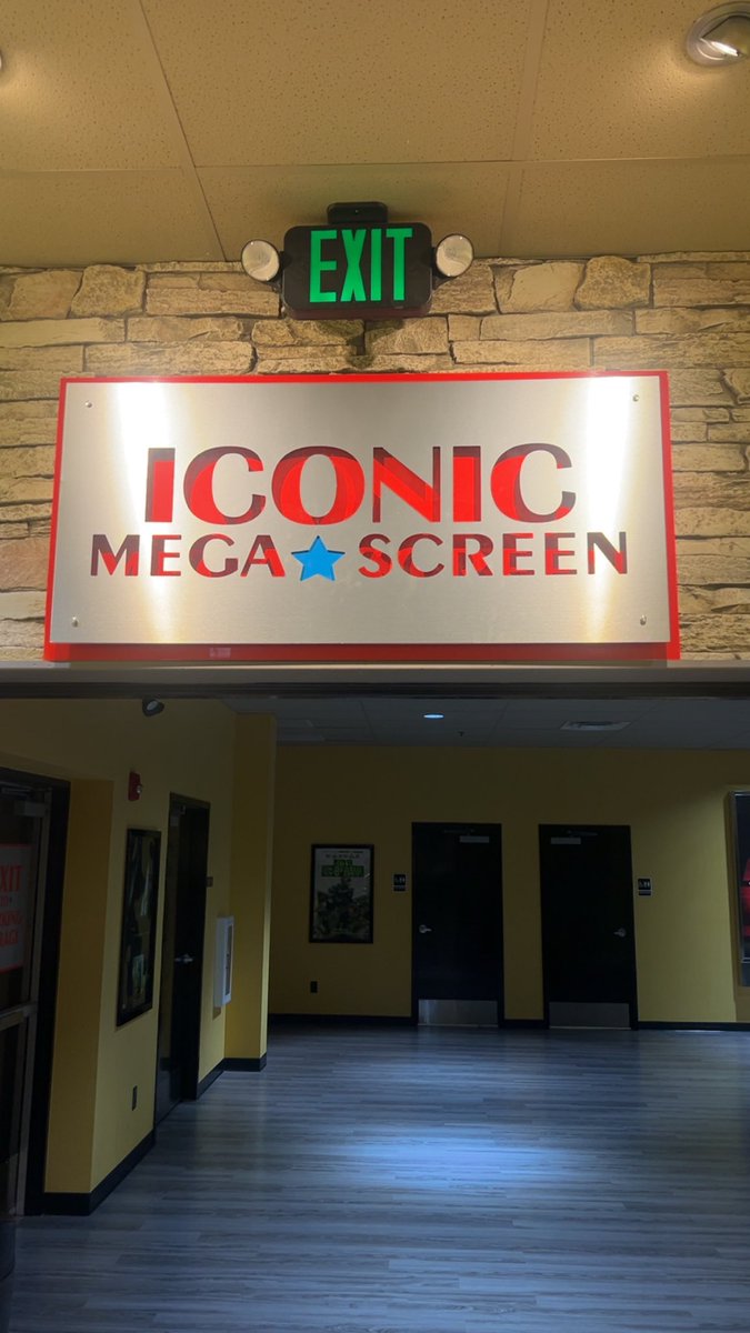 alphatvylore's tweet photo. I highly recommend seeing this film on the 70mm imax screen just for the experience. It truly felt like a ride at universal studios. 
10 out 10 👏🏾 👏🏾 👏🏾 https://t.co/9rcPJqVg4E