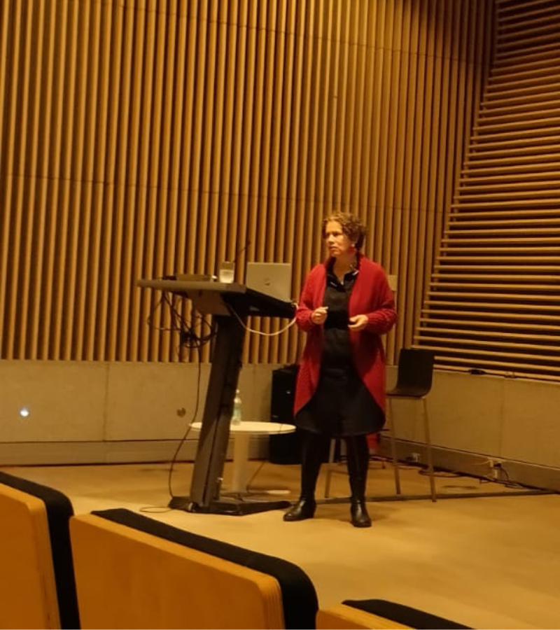 mmc_uchile's tweet photo. "El cambio climático actual tiene origen humano. Que no les digan otra cosa", dice la académica @mmc_uchile @Dgf_uchile, Maisa Rojas. Sigue la transmisión en línea aquí: https://t.co/1w68G1dLWl https://t.co/STLMqlYZMJ