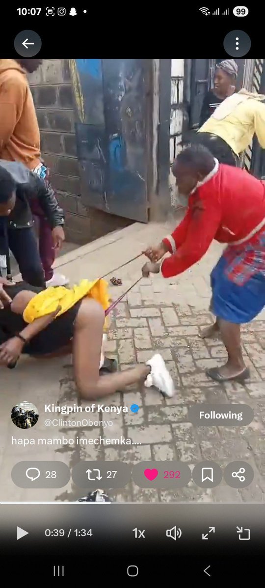 iMugeh's tweet photo. Mliona hii video kweli 😂😂😂 https://t.co/pv9ZmYlnPM