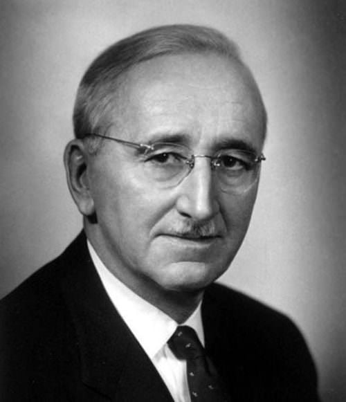 xestadominimo's tweet photo. "El Socialismo ha sustituido la verdad por la conveniencia política".

- Friedrich Hayek - https://t.co/5wNtcWFkE9