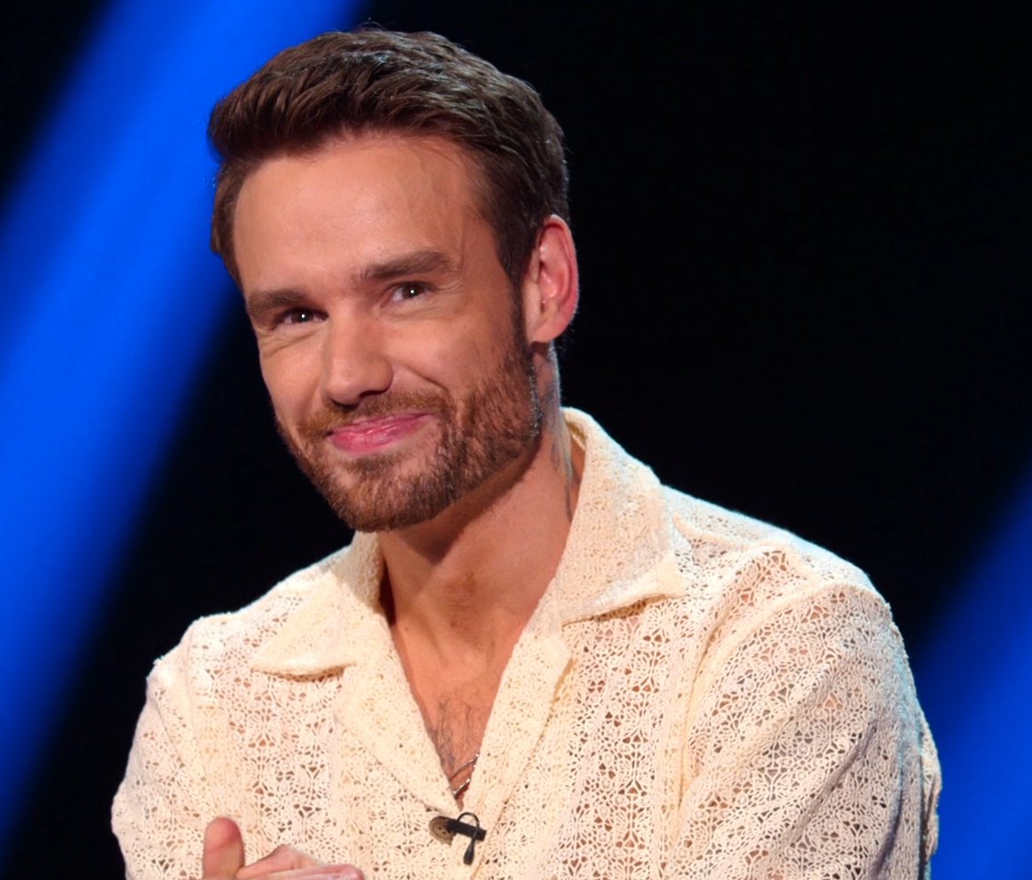 comfortforliam's tweet photo. Liam Payne's smile ; a necessary thread. https://t.co/4zr0O7oQZg