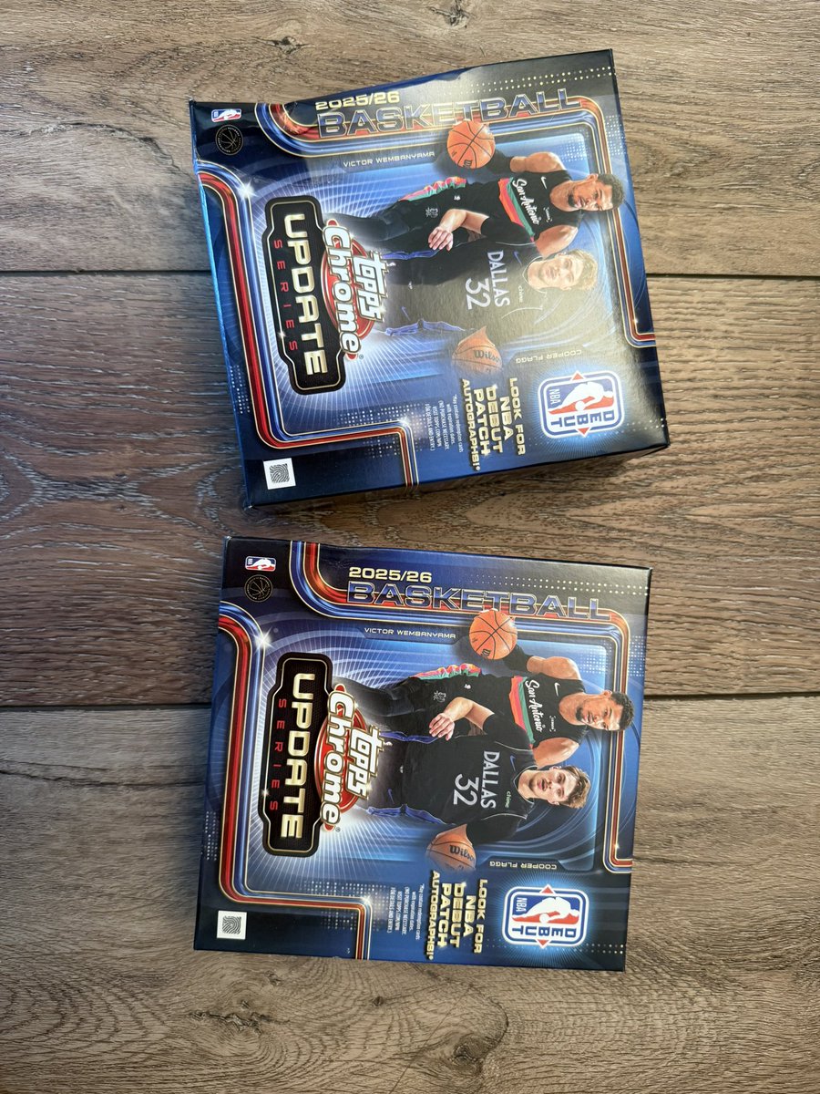 JC_colleccoast's tweet photo. Ok, so here we go.  This is how my package from TOPPS came in.  This is good luck, right? https://t.co/pJfws4ulI1