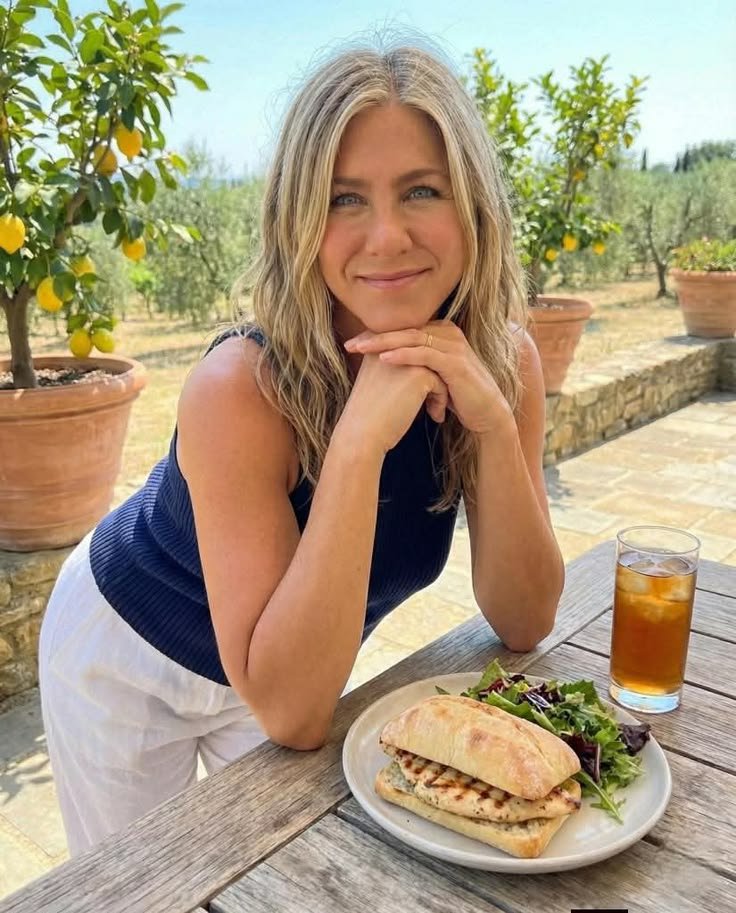HarrisonKa89097's tweet photo. Come and have lunch with me lovers ❤️❤️☺️ https://t.co/i5TubW9JSQ