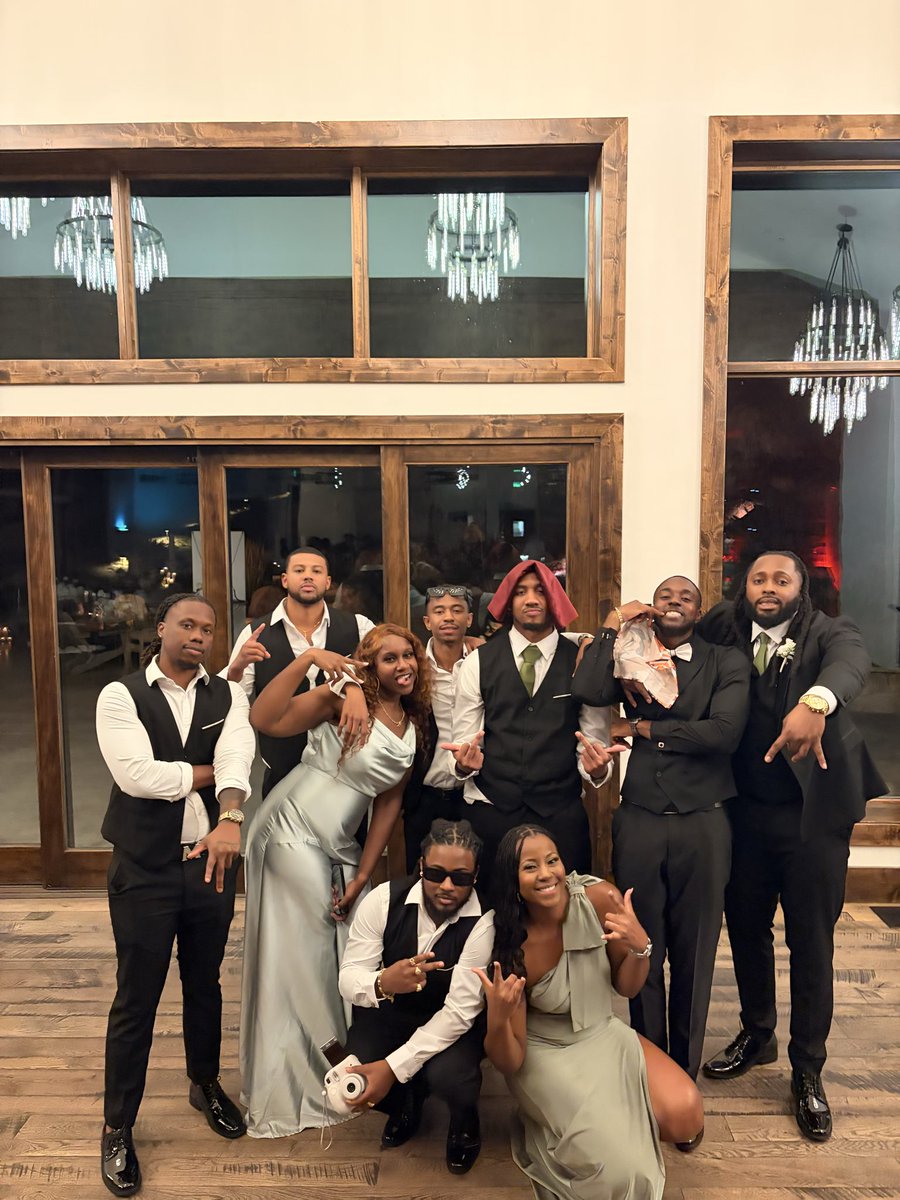 liquan45's tweet photo. Was a great time celebrating love with my niggas 🖤 https://t.co/nTdSF9ymsj