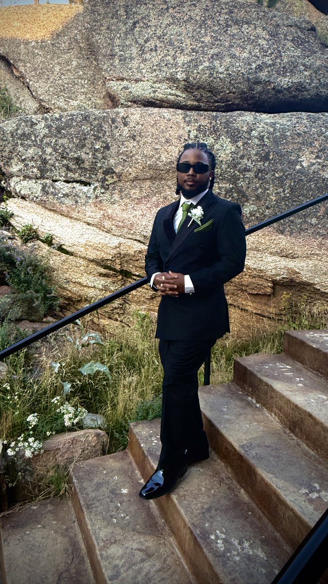 liquan45's tweet photo. Was a great time celebrating love with my niggas 🖤 https://t.co/nTdSF9ymsj