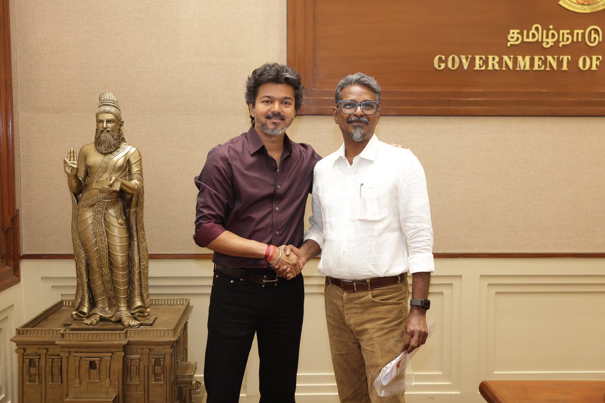 sureshelangov12's tweet photo. தமிழ்நாடு சிறுபான்மையினர் ஆணையத்தின் தலைவராக பெலிக்ஸ் ஜெரால்ட் நியமனம்!

தமிழ்நாடு சிறுபான்மையினர் ஆணையத்தின் புதிய தலைவராக, தமிழக வெற்றிக் கழகத்தின் (தவெக) செய்தித் தொடர்பாளர் பெலிக்ஸ் ஜெரால்ட் நியமிக்கப்பட்டுள்ளார். அரசியலில் முழுமையாக ஈடுபடுவதற்கு முன்பு, மூத்த பத்திரிகையாளரான அவர்  யூடியூப் சேனல் நடத்தி சமூக மற்றும் அரசியல் கருத்துகளைப் பகிர்ந்து வந்தவர் என்பது குறிப்பிடத்தக்கது.