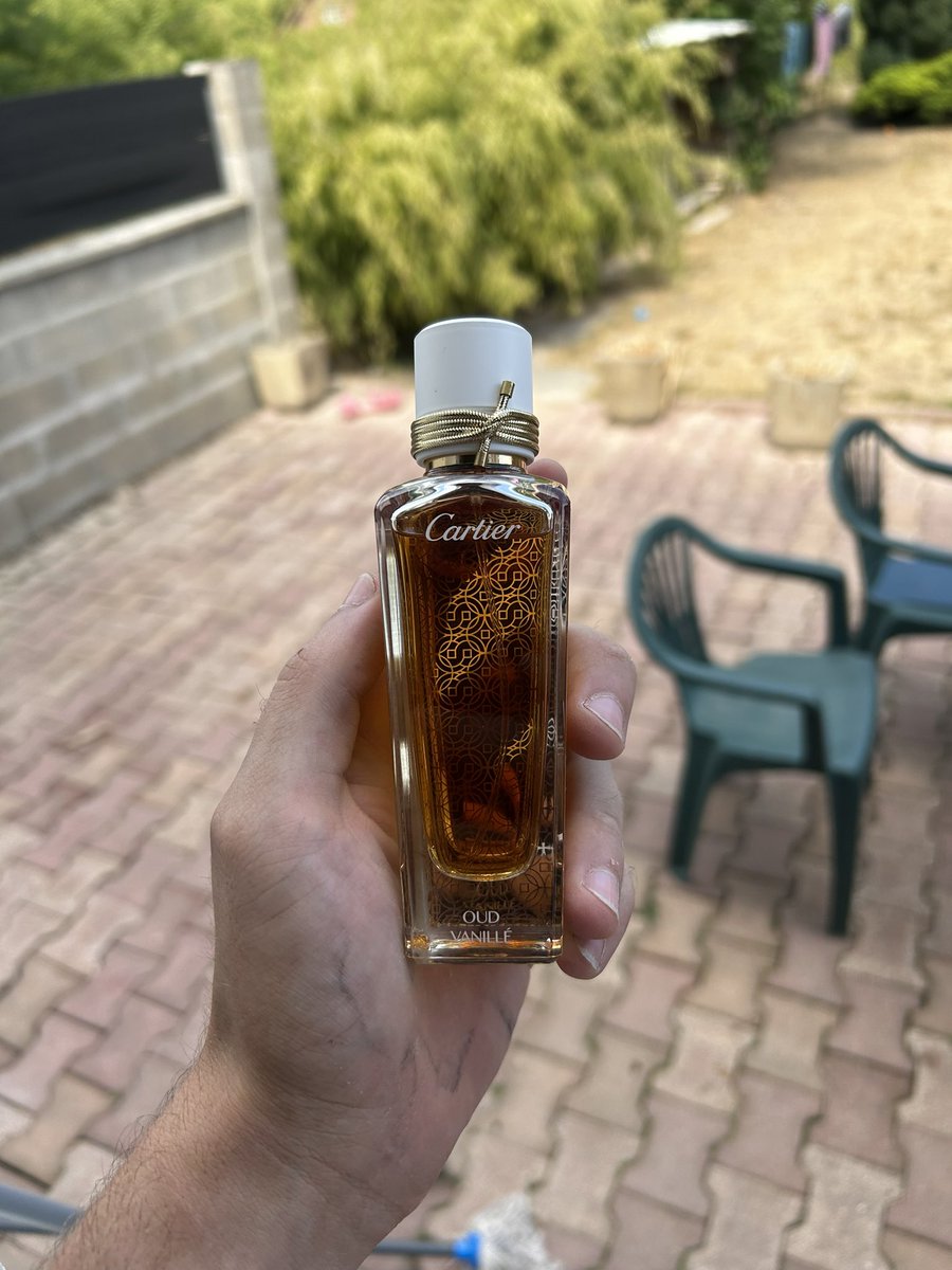 vallaxation's tweet photo. Pour les gens branchés parfumerie on se sait ça coûte cher… et surtout la niche où c’est quasi impossible de trouver des promos alors je suis obligé de vous conseiller @niif_31 qui fait des prix de malades sur des refs d’exceptions et introuvables ailleurs, notamment ces bangers https://t.co/J8TXbiwHLy