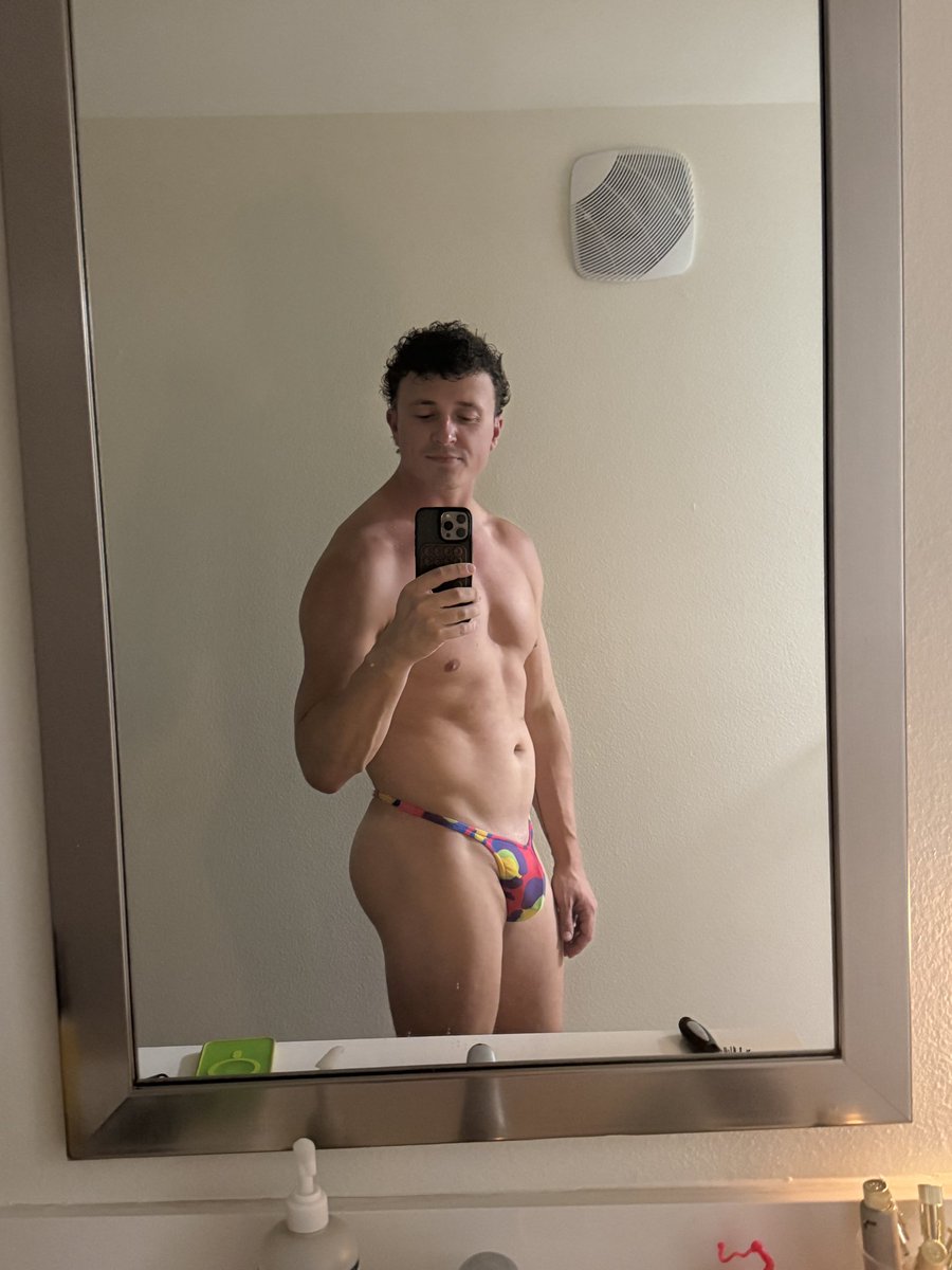 flopadkins's tweet photo. thanks to my bestie @gentlegrngiant for the new thong 🙂‍↕️ https://t.co/CS4ZxMDsKi