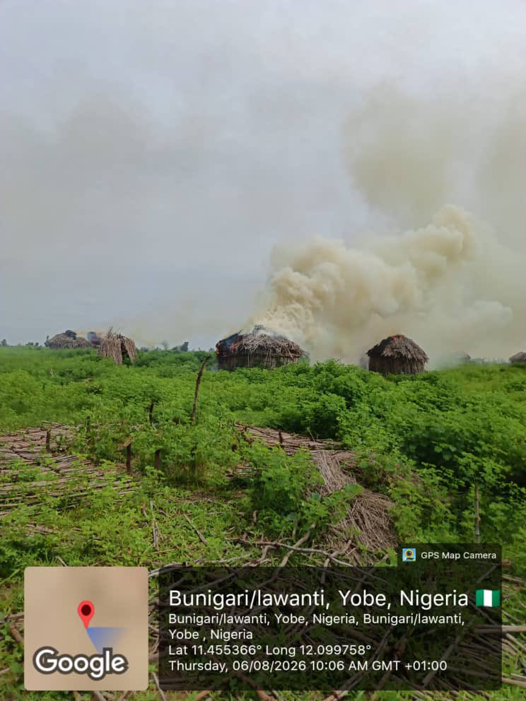 tvcnewsng's tweet photo. Troops Destroy Suspected ISWAP Hideout In Yobe Offensive

Read more:
https://t.co/am7qrmxDl9 https://t.co/FX9Ste8LF4