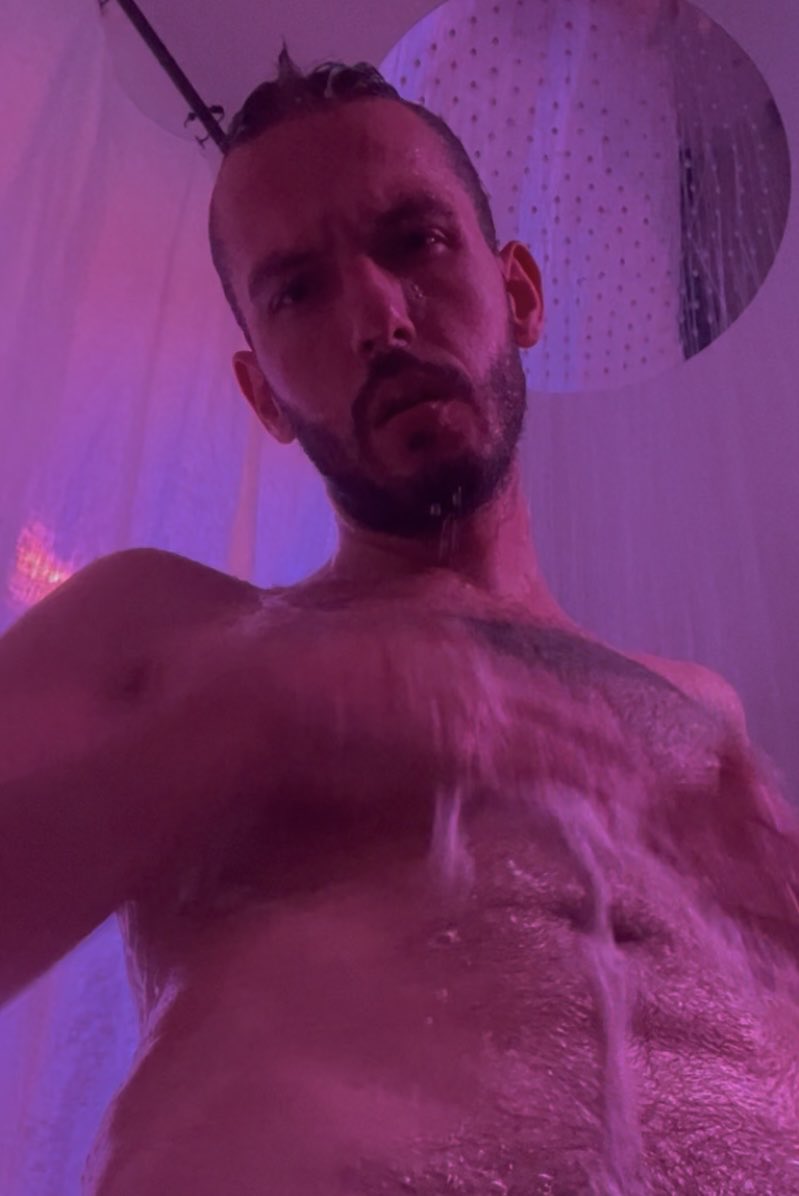 GuyinNice_OF's tweet photo. On prend une douche ensemble ? 💦

https://t.co/hBvmtLZwif https://t.co/gXQTObem07