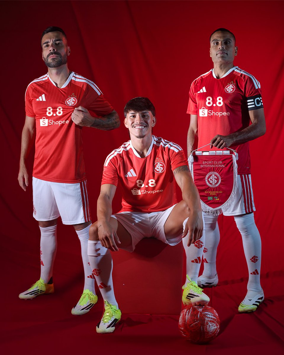 DataFutebol's tweet photo. O Internacional terá um patrocinador master para as próximas duas partidas: A Shopee.

A marca estará estampada na camisa colorada no jogo de hoje e no jogo do final de semana contra o Palmeiras. https://t.co/yBdUBrf05G