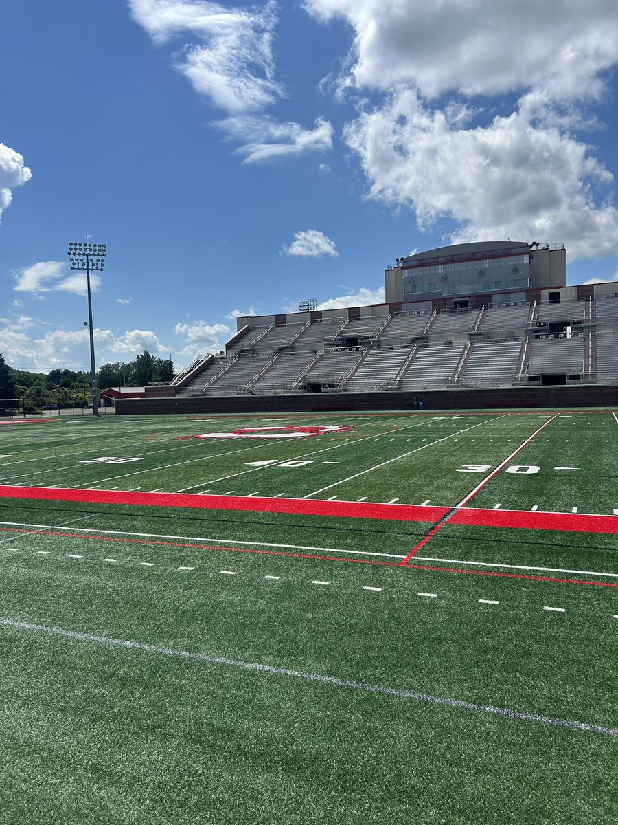 AnthonyQBTucci's tweet photo. Had an amazing tour at Cortland University! #GoDragons #Cortland
@RedDragonPride @CortlandFB @suny_cortland @Coach_Blu @Coach_Bunker @Coach_Simm516 @_Coach_Mack https://t.co/dEGTkDLedg