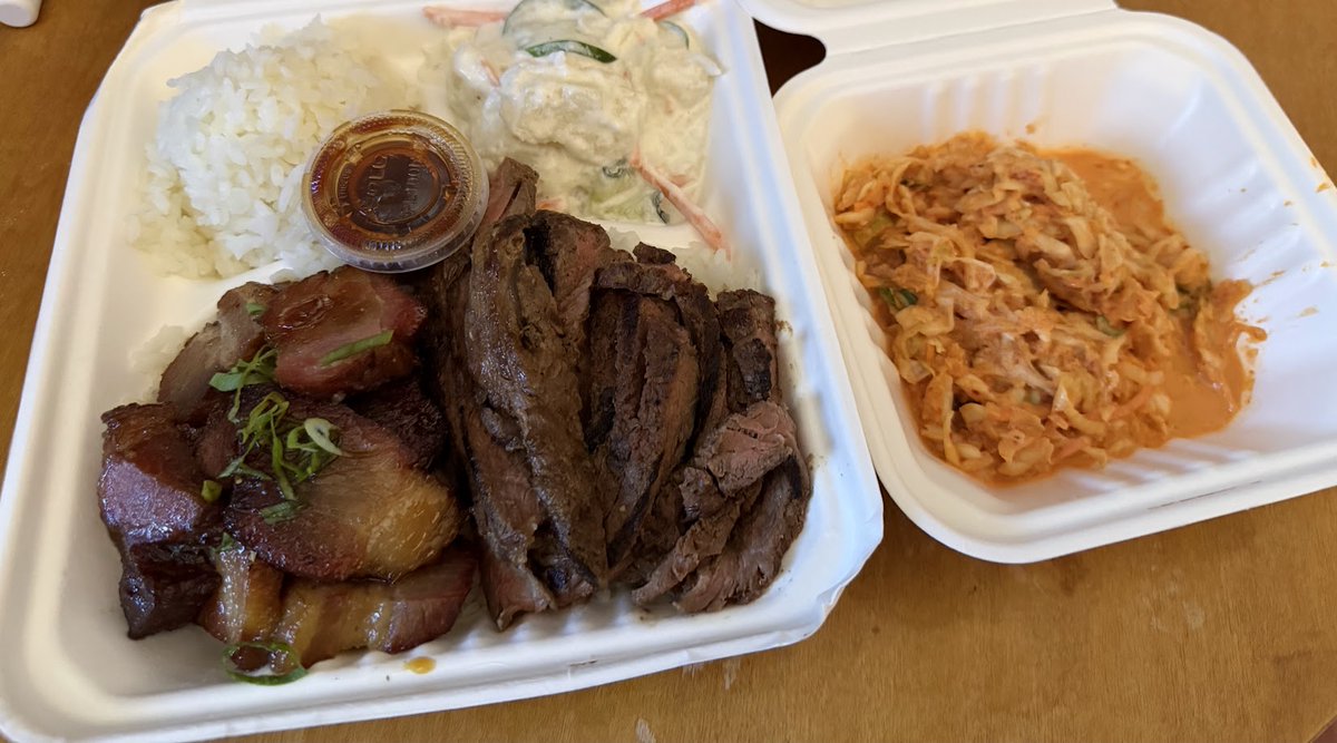 IvDogg's tweet photo. @EquusHotelHi @HonoluluBeer @untappd Also hilarious is some tourist buying me my drinks after hearing I got 4 kids, LoL! #PanioloLanaiBar #HonoluluBeerworks #Untappd #KimChee2 #7ElevenHawaii #7Eleven #MakaiMarket #AlaMoanaCenter #NorthShore #Waikiki #AlaMoana #Kaimuki #MarinaTowerWaikiki #Oahu #TheEquus https://t.co/3zWEr0CR7v