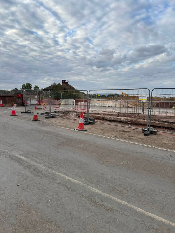ProUniversalUK's tweet photo. The concrete slab wall has gone, on with the build!
Theme park here we come!
#construction #UniversalStudios #universalstudiosuk #bedford
๐๐๐๐๐๐ https://t.co/KMztZKRHdn