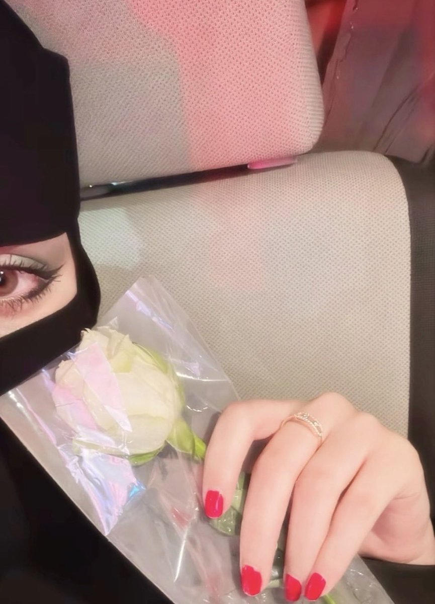 egw4pa's tweet photo. مساء الخير 
إذا كانت الزوجه الأولى تسمى ((استقرار)) 
فماذا تسمى الثانيه....…؟؟😊🌸 https://t.co/JLWhpOcW52