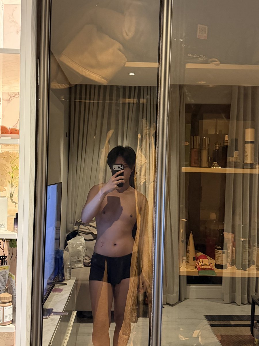 everyboduy's tweet photo. #riyadh 
#ladyboy_saudi 
#ladyboy_riyadh 

🍆🔥 https://t.co/iajsZ68UQB