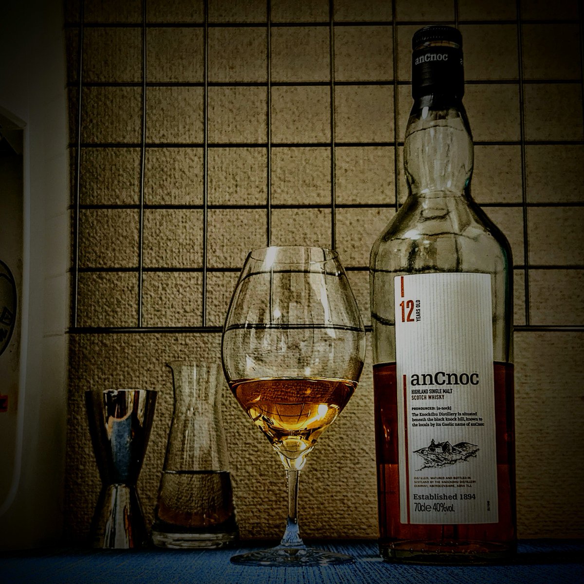 dieingmessage's tweet photo. アンノック12年、トワイスアップで頂きます。
最近ウイスキーはほぼ買ってませんね。
家にある物で回してます。
トワイスアップは飲みやすいし楽でいい。
#anCnoc #anCnoc12YearsOld #HighlandMalt #SingleMaltScotchWhisky #Whisky #WhiskyTwiceUp https://t.co/md4IXT3LOz