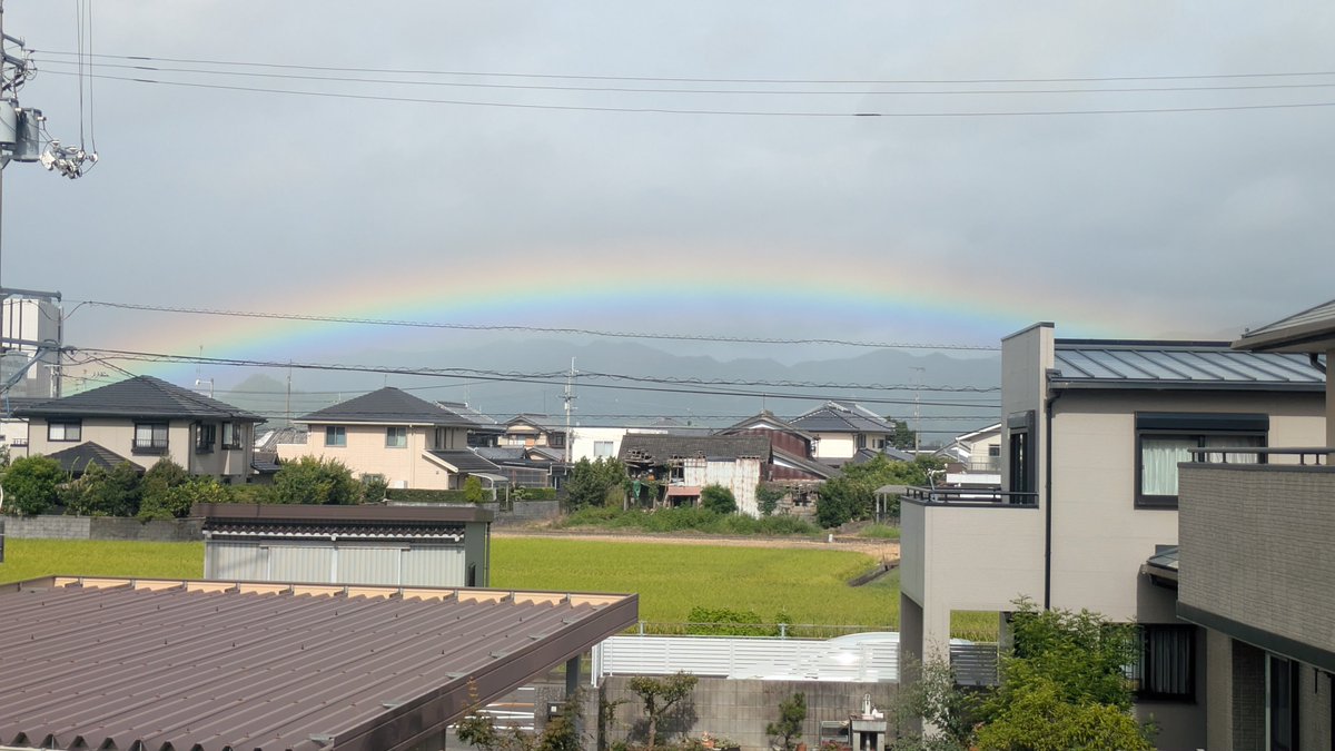 rakujin's tweet photo. 虹！ https://t.co/uHUC0G5Qux