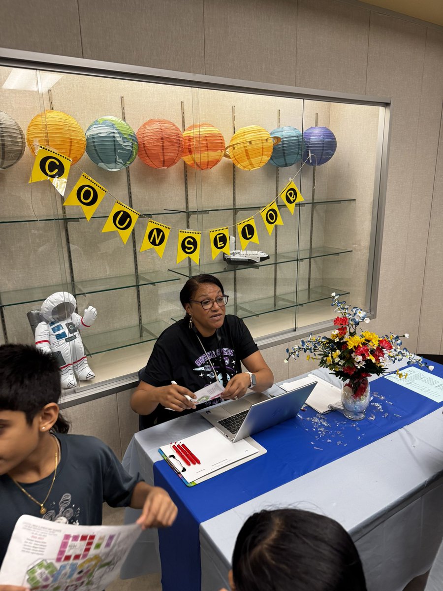 OCE_BlueJays's tweet photo. We loved seeing everyone at our Meet the Teacher! Thank you for dropping off your supplies! See you Tuesday! @FortBendISD https://t.co/f0CrVTB0Fl