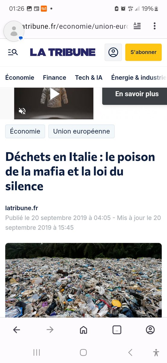laurence1119436's tweet photo. Ils mettent de l’eau d’egout dans les bouteilles d'eau #effraction #mafia #dealers L'eau avait le goût odeur de ma colle à ongle glue 3 #poison #MacronDemission https://t.co/KXIY4Habyc
