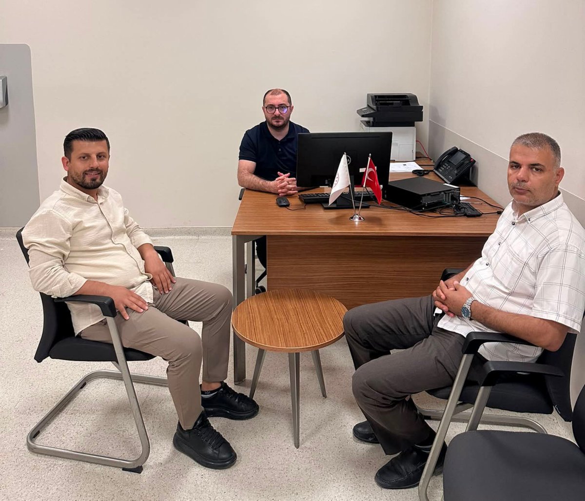 huseyin0147's tweet photo. Adana Şehir Hastanesi Başhekim Yardımcısı Hemşehrimiz Sn. Dr. Abdülkadir TEKİN Bey'i MAR-DAD Genel Sekreteri Yunus Altunkaynak ile birlikte ziyaret ettik . Misafirperverliğinden dolayı Abdulkadir bey'e Teşekkür ederiz. 

Adana'daki Mardinliler Dayanışma ve Sosyal Yardımlaşma Derneği MAR-DAD 

@Mardad_01 
@ADANAMARDAD