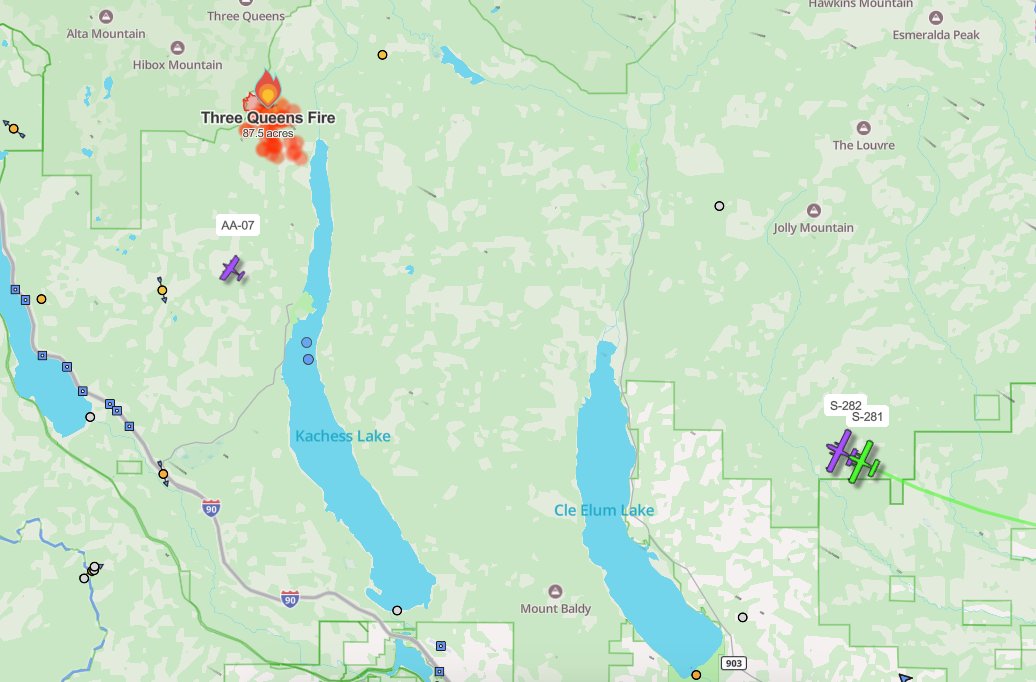 TimLong350's tweet photo. Two Canadair CL-215 Airtankers inbound to drop some water on the #ThreeQueensFire that has flared up today. #wawx #wildfire https://t.co/RT1lKx6iMB