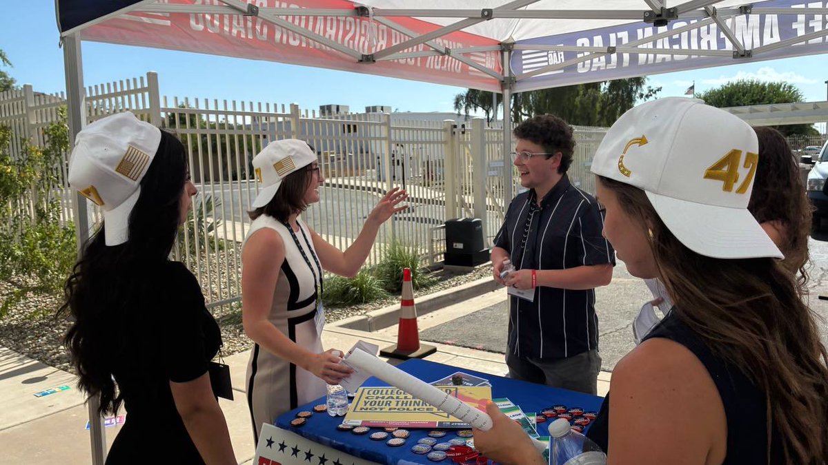 anotherjustmic's tweet photo. Had so much fun mock tabling today at day 4 of @TPUSA new hire training! 

It was hot! And now I’m even more fired up to get back on campus and save America!🔥

@tpusastudents 🇺🇸 https://t.co/0JnWE2O6tP