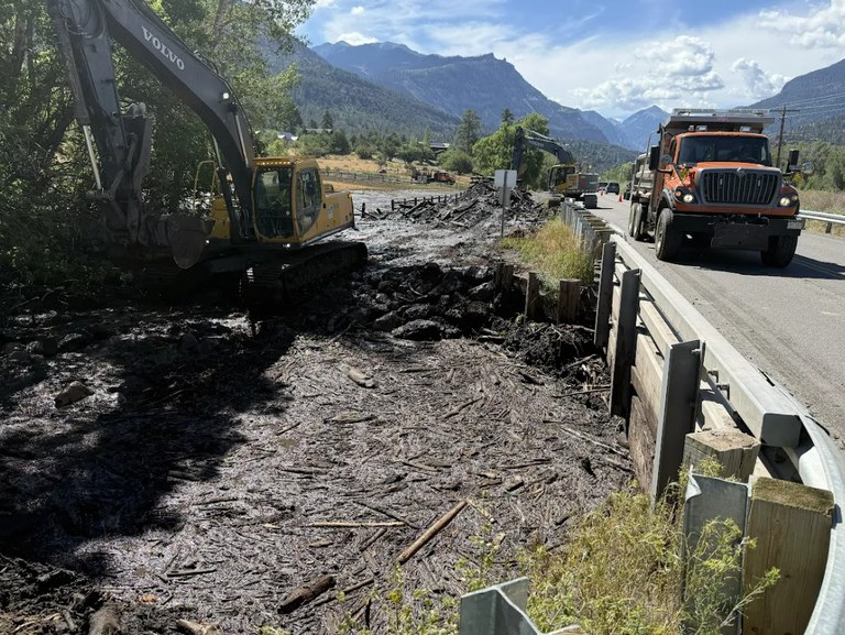 ColoradoDOT's tweet photo. #CDOT #News: CDOT continues flood clean-up on multiple southwest highways. Plan for delays on #CO145 and #US550.
📰https://t.co/h3WE4M1IDE
#KnowBeforeYouGo #SlowfortheConeZone https://t.co/8Xy9XJc3Rw