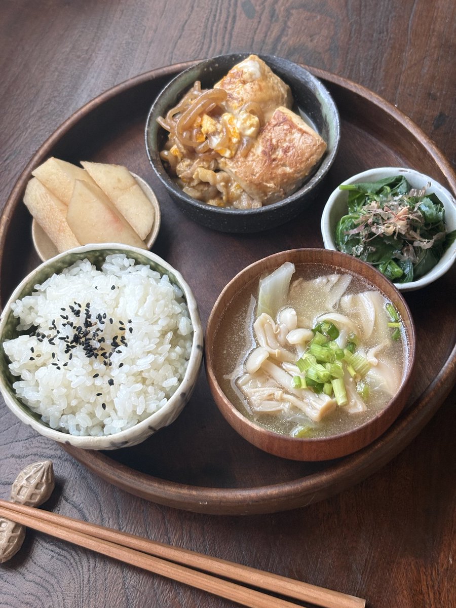 Yamasan_1110's tweet photo. 金曜日。朝ごはん。肉どうふ。 https://t.co/ylRa7mT4ZQ