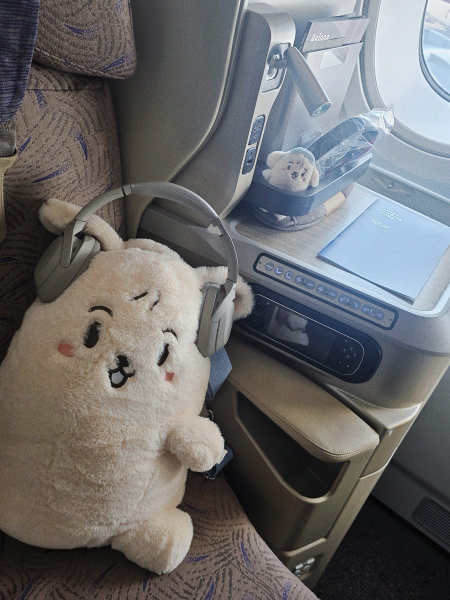 huihuiv_'s tweet photo. 윤호를 찾아서(2026) : 도쿄 편

아부라소바도 먹고, 가마쿠라도 산책하고, 마지막 팬미팅도 보고 알차게 즐기다 갑니다😎 https://t.co/8azDrLBmOL
