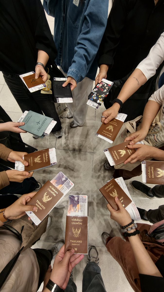 binkbinkB_'s tweet photo. ไปหาอิงล็อตที่มาเก๊ากันนนน ✈️✨

//แท็กทุกคน
#ENGLOT1stFanmeetinMacau 
#อิงล็อต #englot‌ https://t.co/Pb7bFip0RN
