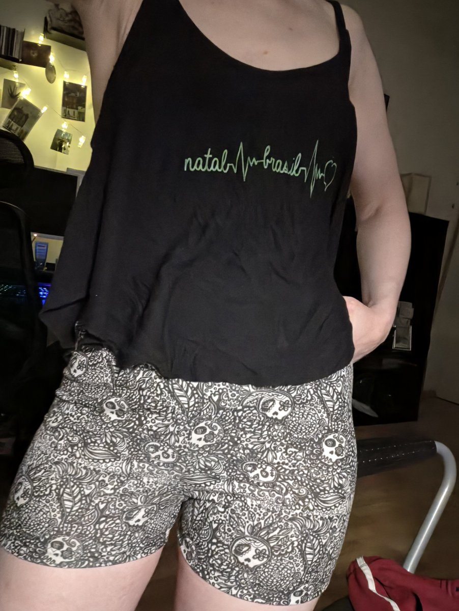 NeedlesWitches's tweet photo. @onebignxthing Impromptu sewing tag, plus honorary mention of my Natal top that I got when I went there for a conference/training course aeons ago. ๐
๐ซถ
#NicePyjamas
#SaveLockwoodAndCo https://t.co/b1nrQ8TaSR
