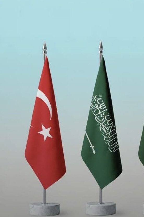 WatheqALhasany's tweet photo. غداً توقيع تحالف اخونجي بين👇
-حميد الأحمر وبين فلاح الشهراني.
-وتوكل كرمان  وصالح العمار😁.

ماكان تحت الطاولة سيصبح رسمي😧

#غدر_شرعيه_الاخوان https://t.co/y5FWXrVpih