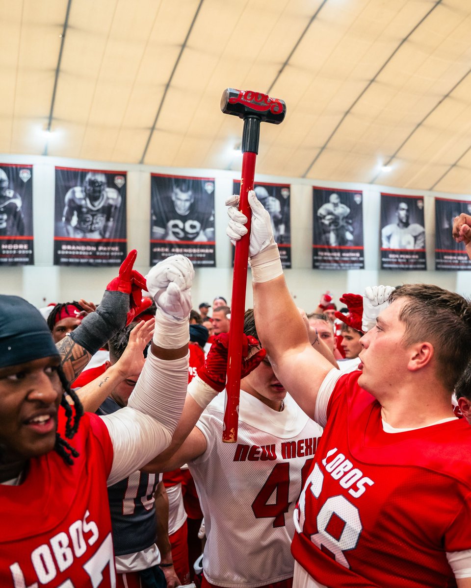 UNMLoboFB's tweet photo. Our 𝗛𝗮𝗺𝗺𝗲𝗿 𝗼𝗳 𝘁𝗵𝗲 𝗗𝗮𝘆 for Day 2 goes to @T_Law2022 🔨

#GoLobos | #RealOnes26 https://t.co/8J8iYbKJpB