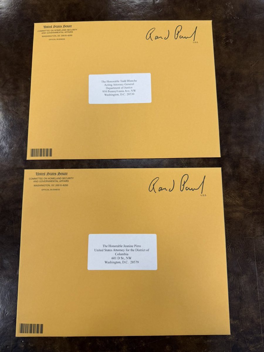 TheInsiderPaper's tweet photo. BREAKING: Sen. Rand Paul says letters to prosecute Fauci have been hand delivered to DOJ https://t.co/tXEIavO6DA