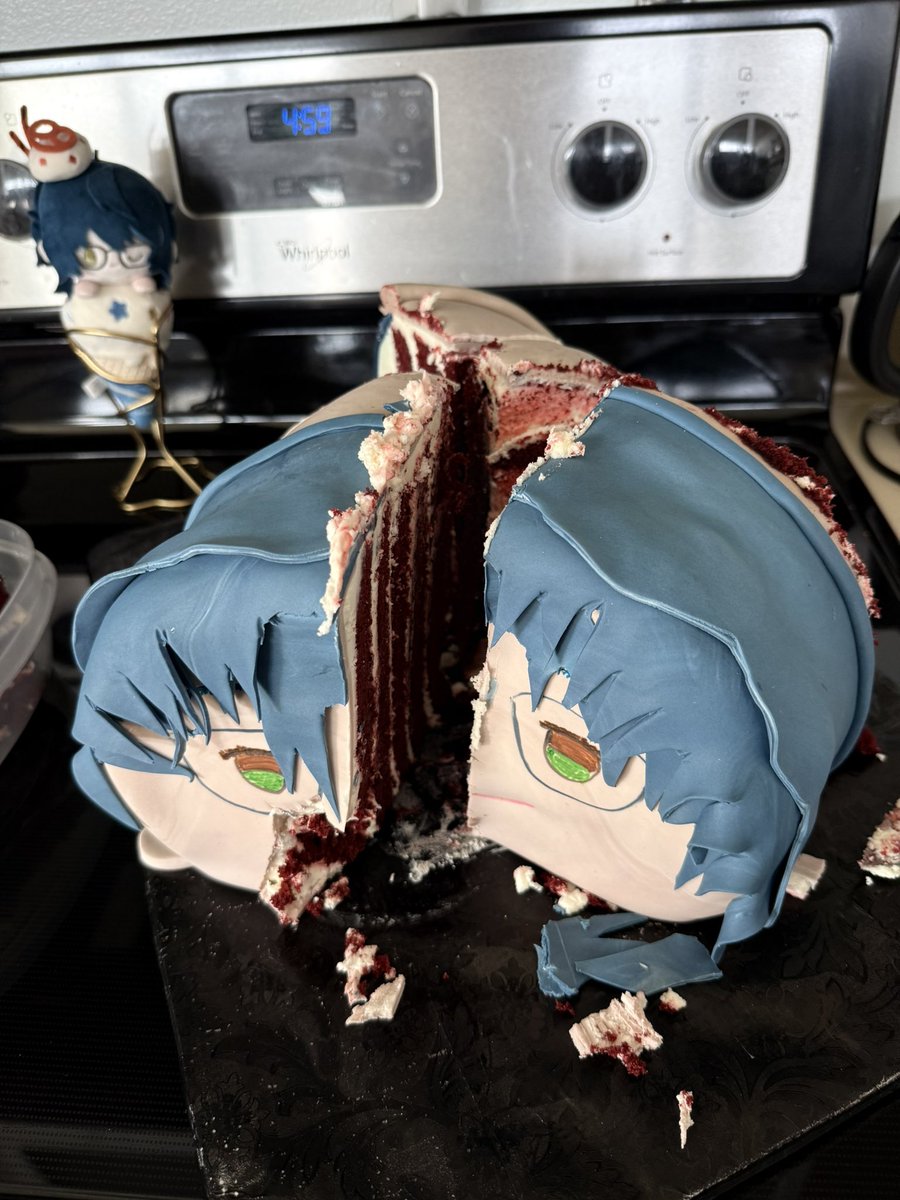tsumugiworld's tweet photo. Oh…that’s gore…that’s gore of my comfort character,,, https://t.co/dVA5Qc7qPs